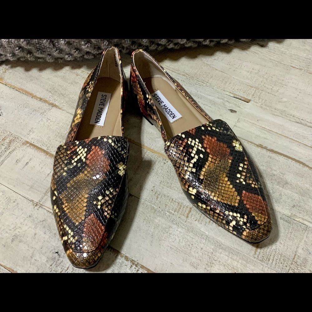 NWOT❤️Steve Madden Snakeskin Gemmy Flats-6.5